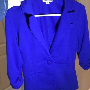 Gorgeous blue blazer!